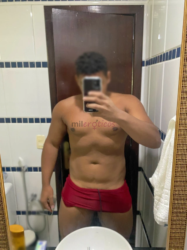 Faco academia tenho um port fisico grande sou alto moreno masculo discreto macho nao tenho local mas atendo em motel hotel sua residencia sexo com pre...