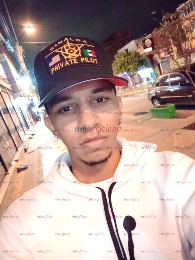 FOTOS DE SOY CARLOS JOVEN MORENO VENEZOLANOS DE 24 AÑOS LECHERO