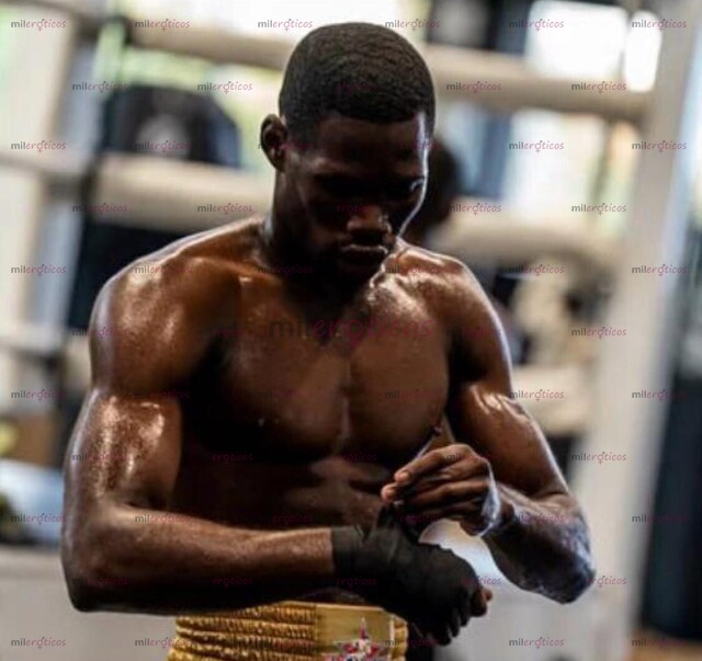 FOTOS DE COMPLACE TUS GANAS EN EL RING CON ESTE MORENO BOXEADOR... NO TE VAS A ARREPENTIR