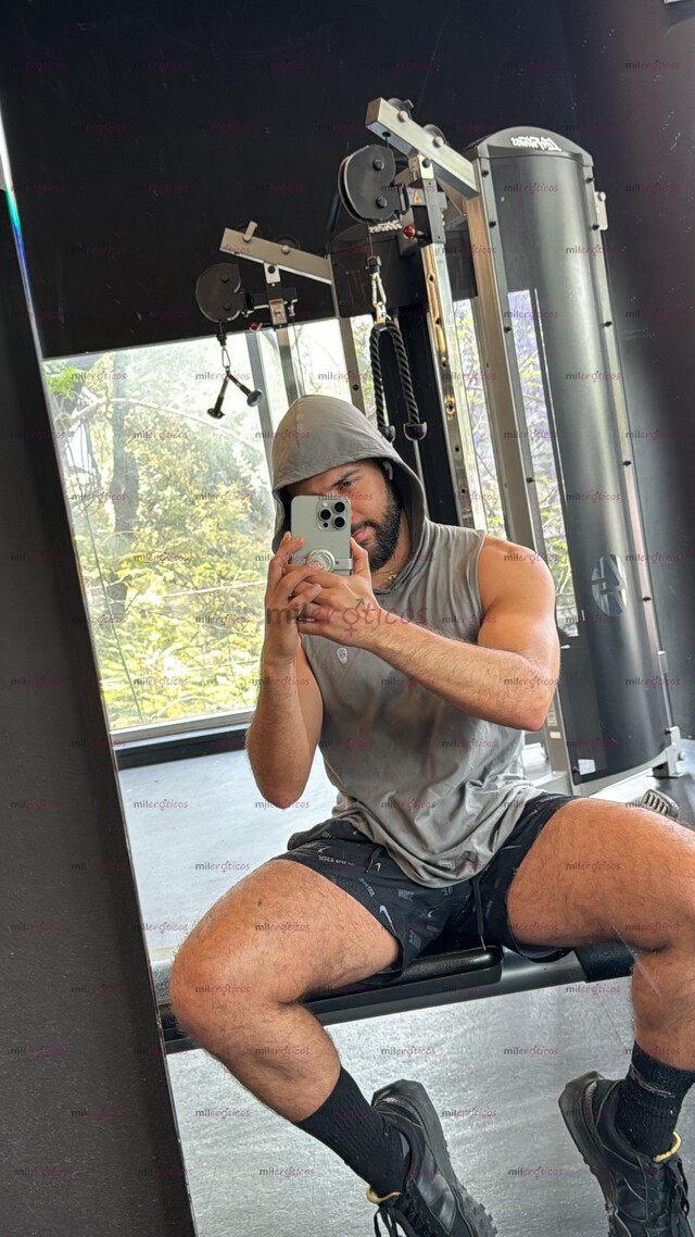 FOTOS DE LATINO DISCRETO, VARONIL Y MUY CALIENTE !