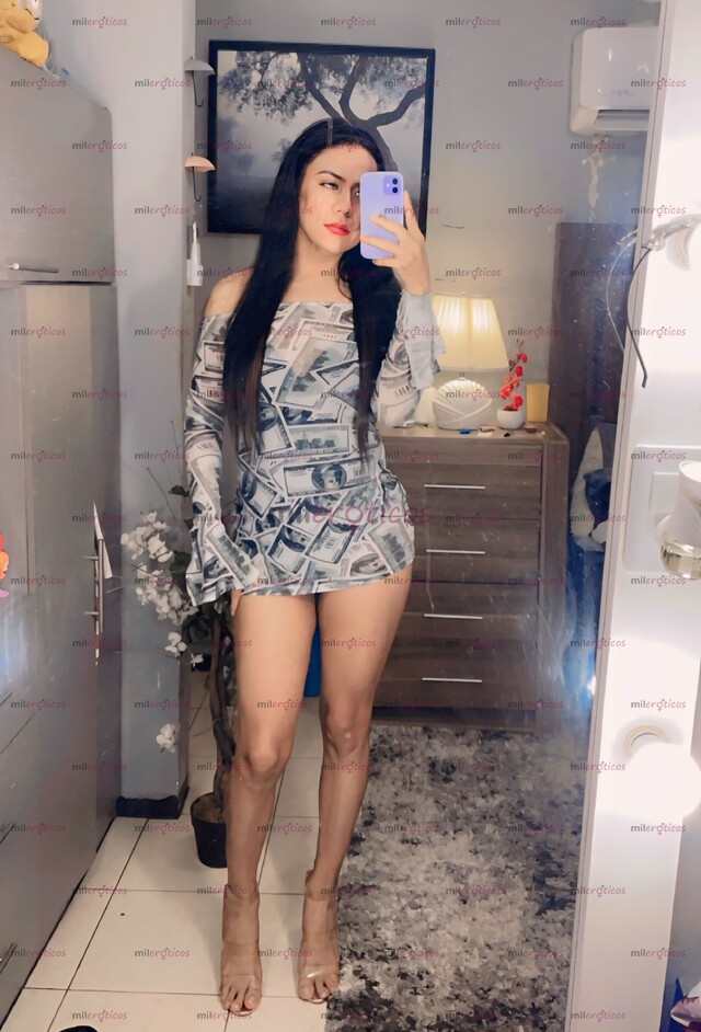 FOTOS DE GÓTICA DELGADITA SABROSA LISTA PARA HACERTE TENER EL MEJOR SEXO