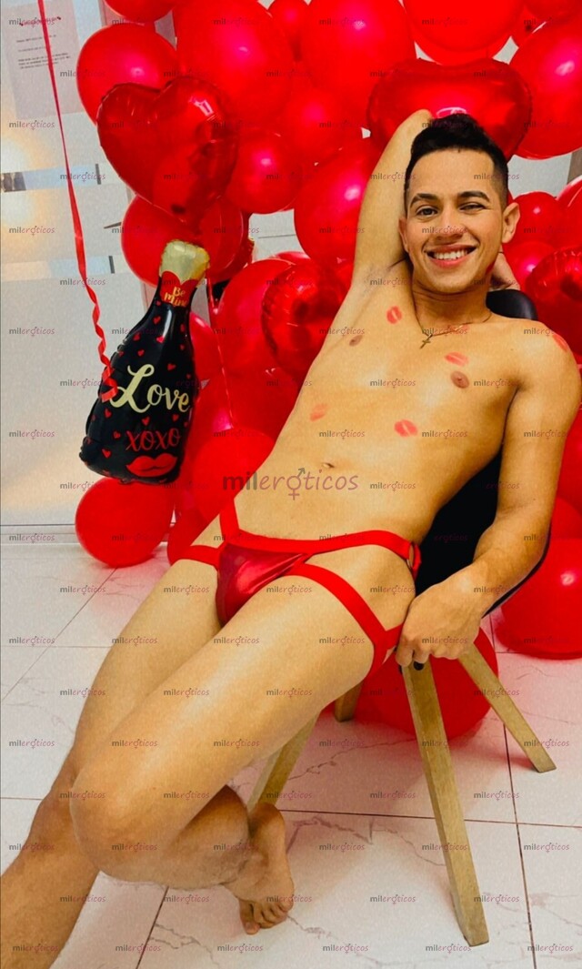 FOTOS DE JOVEN ATRACTIVO Y SEXY LISTO PARA COMPLACERTE....