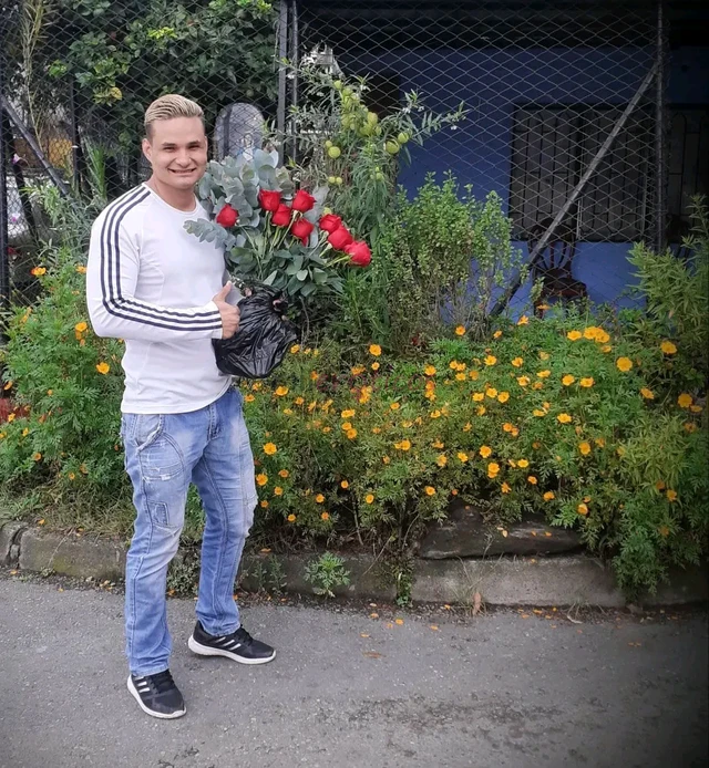 Hombre dotado pico 21 cm que te hara un sexo exquisito trato de pololos y buena atencion quizas quedes enamorad cuento con tus expectativas soy un gig...