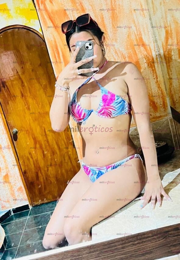 FOTOS DE 21 AÑOS CHAVITA BONITA CON TODA LA ACTUTUD CERO MAMONA