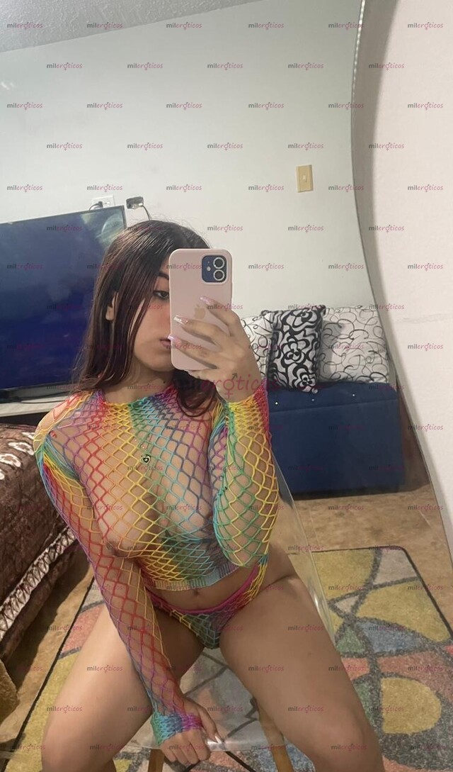 FOTOS DE PAISA SENSUAL, DE SENOS DELICIOSOS E IMPRESIONANTE COLA