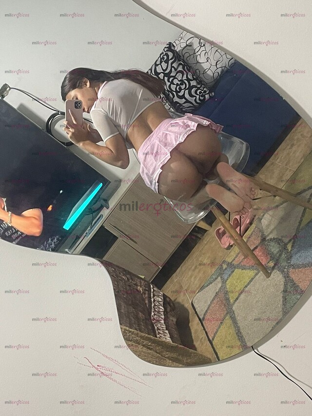 FOTOS DE PAISA SENSUAL, DE SENOS DELICIOSOS E IMPRESIONANTE COLA