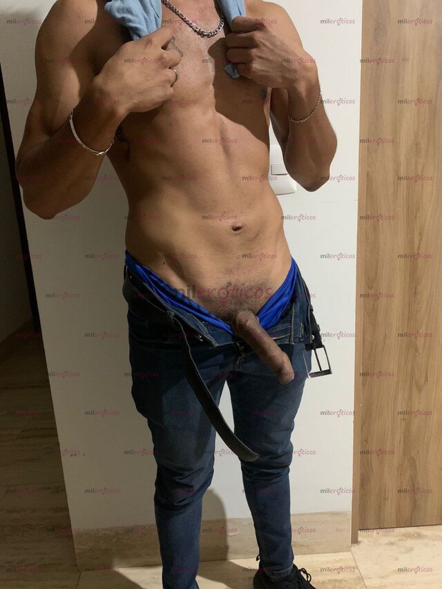 FOTOS DE CHAKAL VERGON Y SEMENTAL CON 22 CM DE PURO CALOR