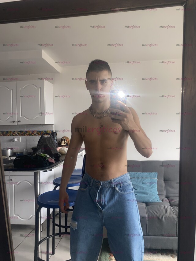 FOTOS DE JOVEN DE 21 AÑOS DOTADO , DOMINANTE Y MASCULINO PARA TI !!!