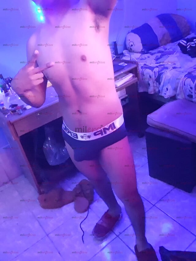 FOTOS DE TONY JOVEN CALIENTE LISTO PARA HACERTE DISFRUTAR SIN PRISAS