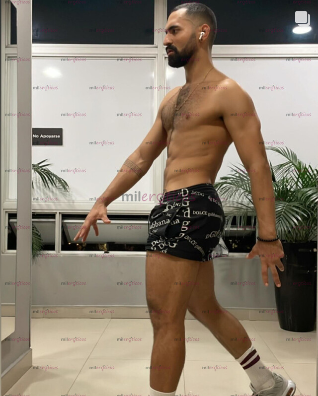 FOTOS DE CHICO LATINO VERSÁTIL BIEN DOTADO, SOLO INTERESADOS