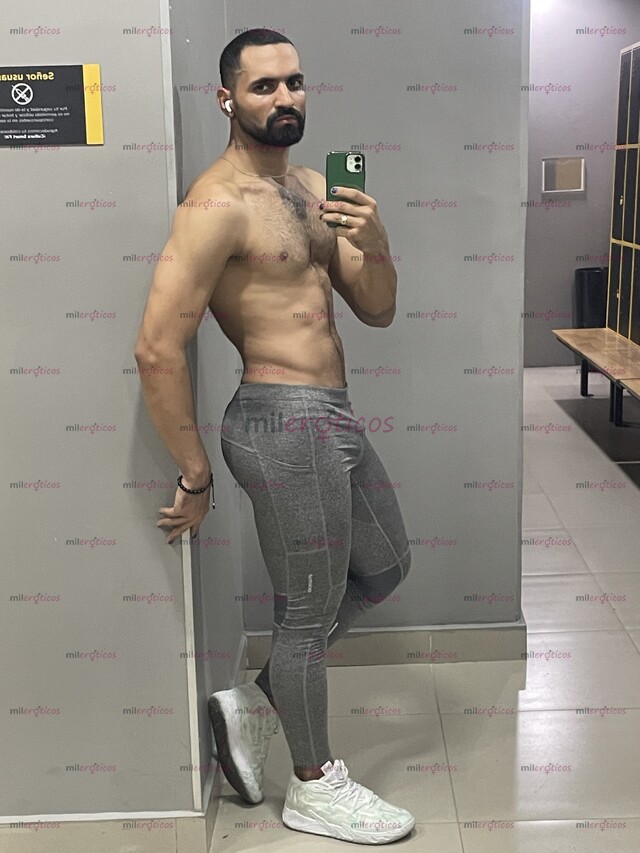 FOTOS DE CHICO LATINO VERSÁTIL BIEN DOTADO, SOLO INTERESADOS