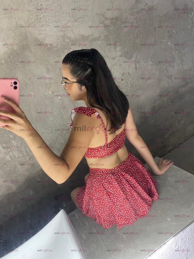 FOTOS DE TENGO 18 AÑOS Y SOY MUY ATREVIDA DISPONIBLE PARA TI POCOS DÍAS EN LA CIUDAD!!!