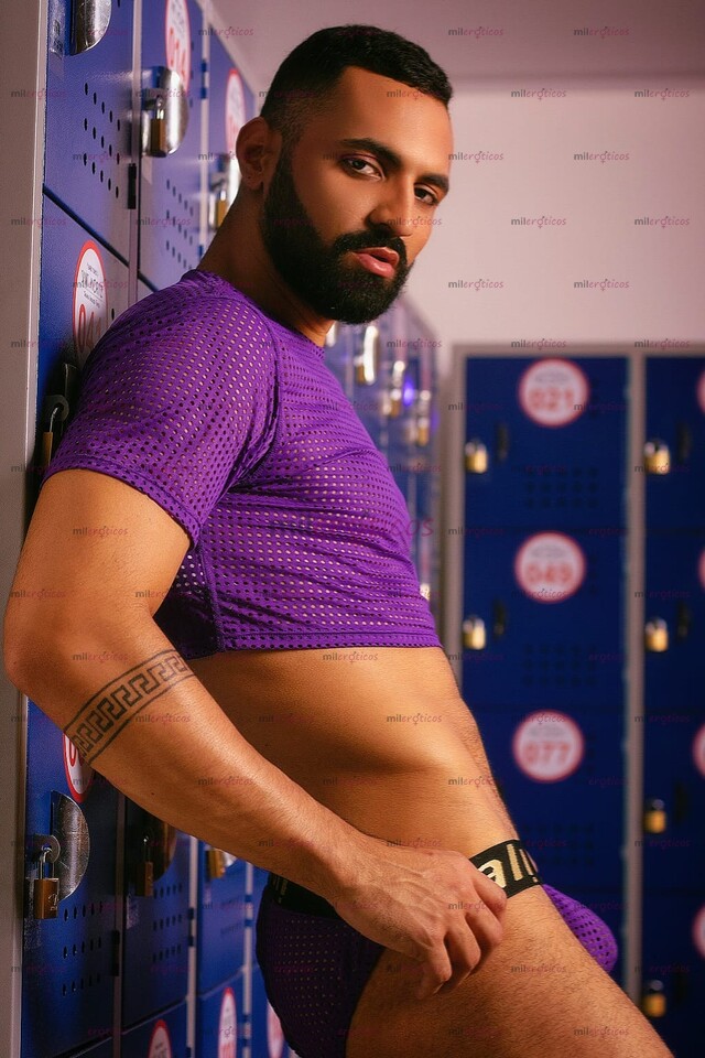 FOTOS DE CHICO LATINO VERSÁTIL BIEN DOTADO, SOLO INTERESADOS