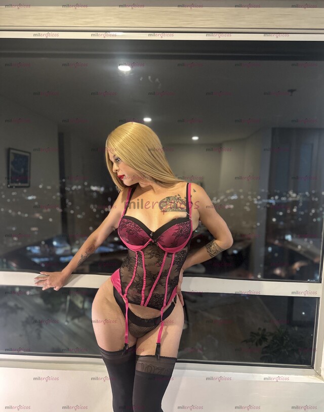 FOTOS DE RUBIA CUERPO DE BARBIE, A QUIEN LE PREÑÓ.LA BOCA