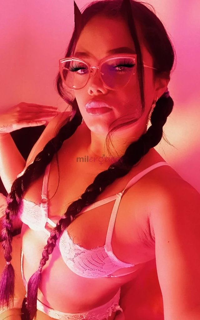 Hola chicos soy una colombiana dispuesta a cumplir tus suenos eroticos con unos ojos llenos de ganas de morderte no dejemos para manana lo que podemos...