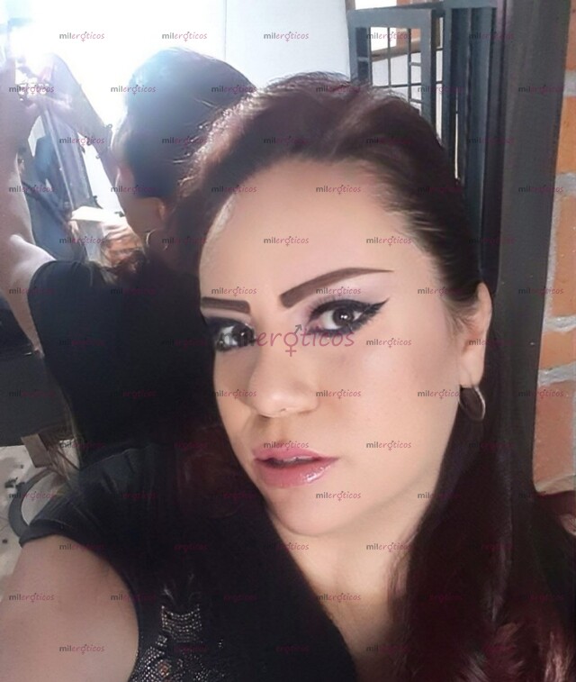 FOTOS DE HOLAS MIS PAPAXITOS....VEN A DISFRUTAR CON UNA CHICA TRANS MADURA CON MUY BUENA