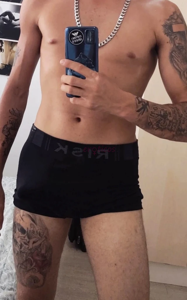 Prazer me chamo gregori rossitenho 23 anos sou novinho tenho um dot grande e bem satisfatoriosou hetero somente ativoatendo homens passivoscasais libe...