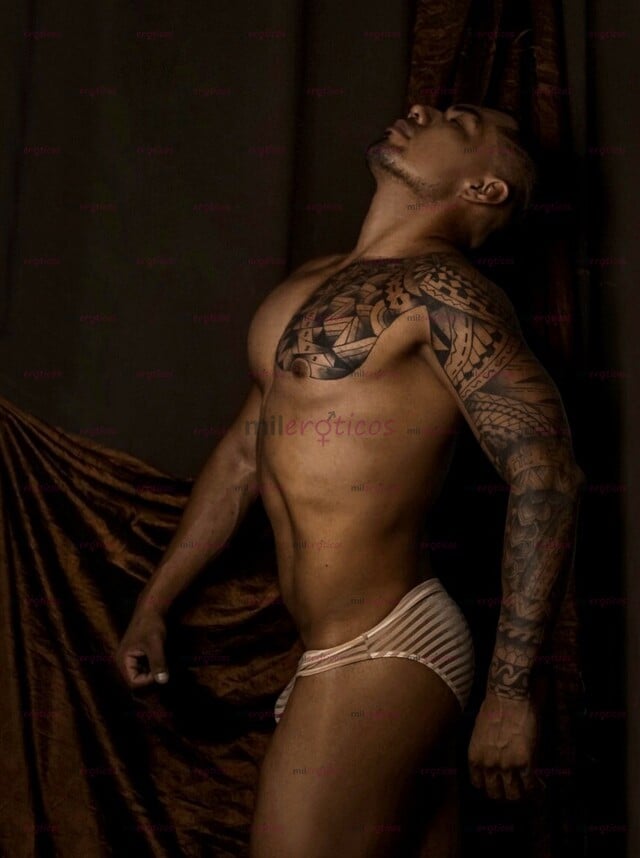 FOTOS DE ACTIVO VARONIL SEMENTAL GUAPO FITNESS ENTRENADOR TATUADO