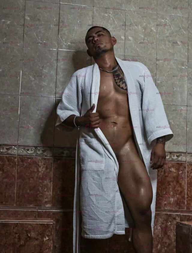 FOTOS DE ACTIVO VARONIL SEMENTAL GUAPO FITNESS ENTRENADOR TATUADO