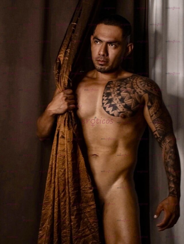 FOTOS DE ACTIVO VARONIL SEMENTAL GUAPO FITNESS ENTRENADOR TATUADO