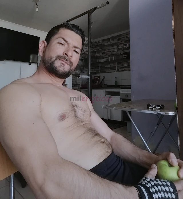 Colombiano maduro audios calientes35 anos varonil apuesto ojos cafescabello castano atletico dulce y ardiente bien portado excelente compania bien hab...