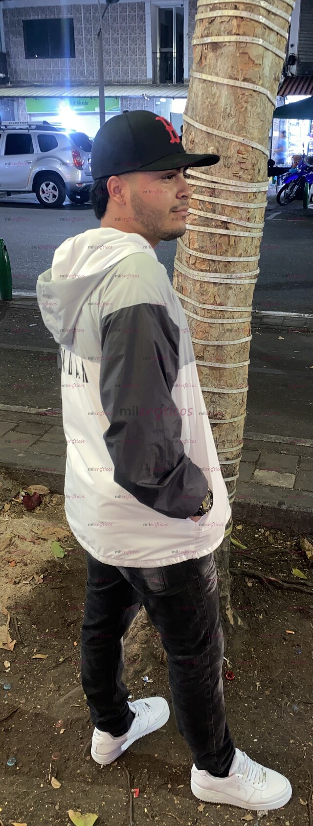 FOTOS DE JOVEN POLLO. VENEZOLANO. Y MUY CALIENTE VERSATIL