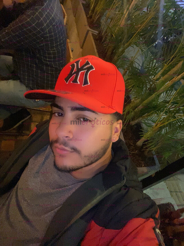 FOTOS DE JOVEN POLLO. VENEZOLANO. Y MUY CALIENTE VERSATIL