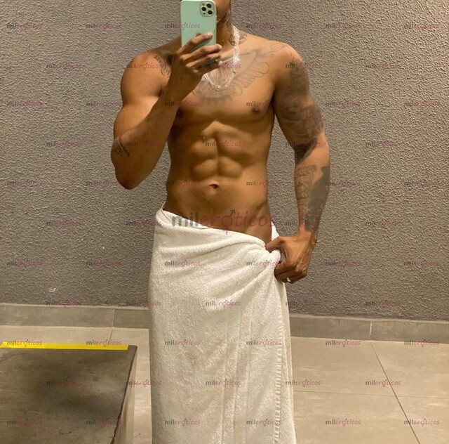 FOTOS DE MACHITO BI TATUADO ATRACTIVO,ARDIENTE MUY CALIENTE