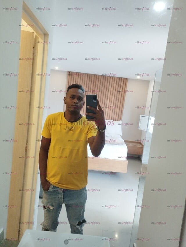 FOTOS DE ME LLAMO JUNIOR SOY MASAJISTA . AUXILIAR ENFERMERÍA TITULADO,