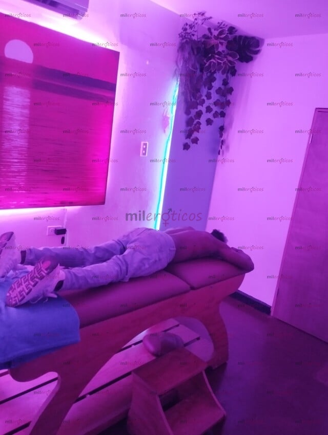 FOTOS DE ME LLAMO JUNIOR SOY MASAJISTA . AUXILIAR ENFERMERÍA TITULADO,