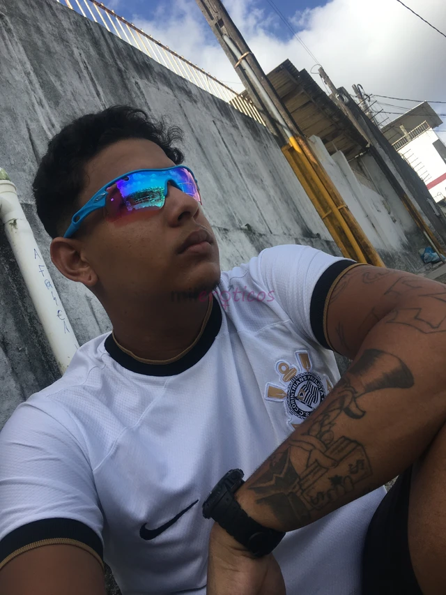Oii meu queridos sou um novinho de 23 em busca de ter prazeres e dar prazeres estou em busca de curtir e me divertir em meio a esse mundo doido e comp...