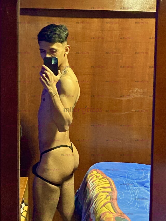 FOTOS DE UNIVERSITARIO HOT, COMPLACIENTE, PARA PASARLA RICO