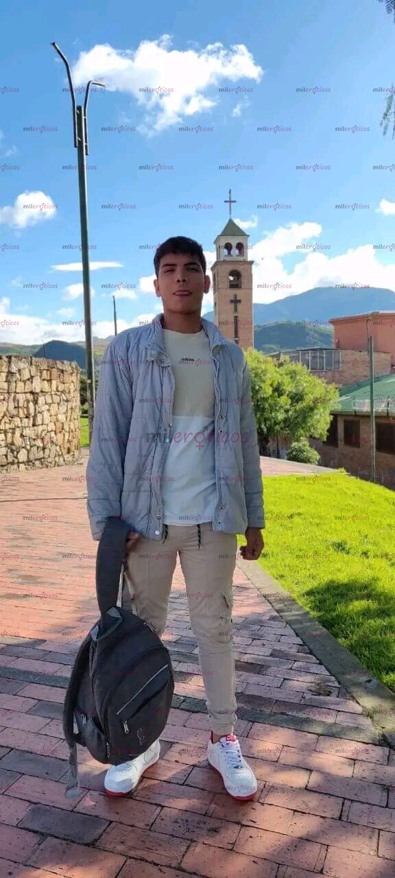 FOTOS DE HOLA SUPER COMPLACIENTE DISPONIBLE ESCRIBE AL PRIVADO