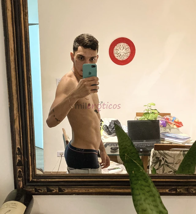 Venha me conhecer nao perca a oportunidade gosto de conversar e sou uma boa companhia para muitos lugares pois sou ecletico gosto de varios estilos mu...