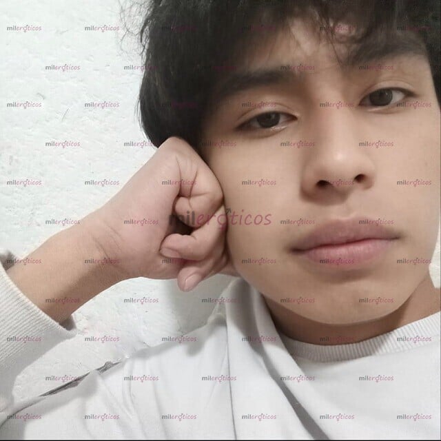 FOTOS DE DE A PESO EL BESO. SOY UN JOVEN EDUCADO, ACCESIBLE Y MUY HIGIÉNICO.