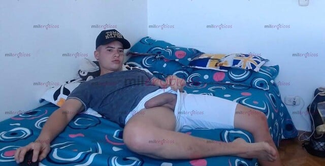 FOTOS DE MACHO COLOMBIANO MUY GUAPO DISPUESTO A COMPLACERTE CON UNA VERGOTA Y MUCHA LECHE