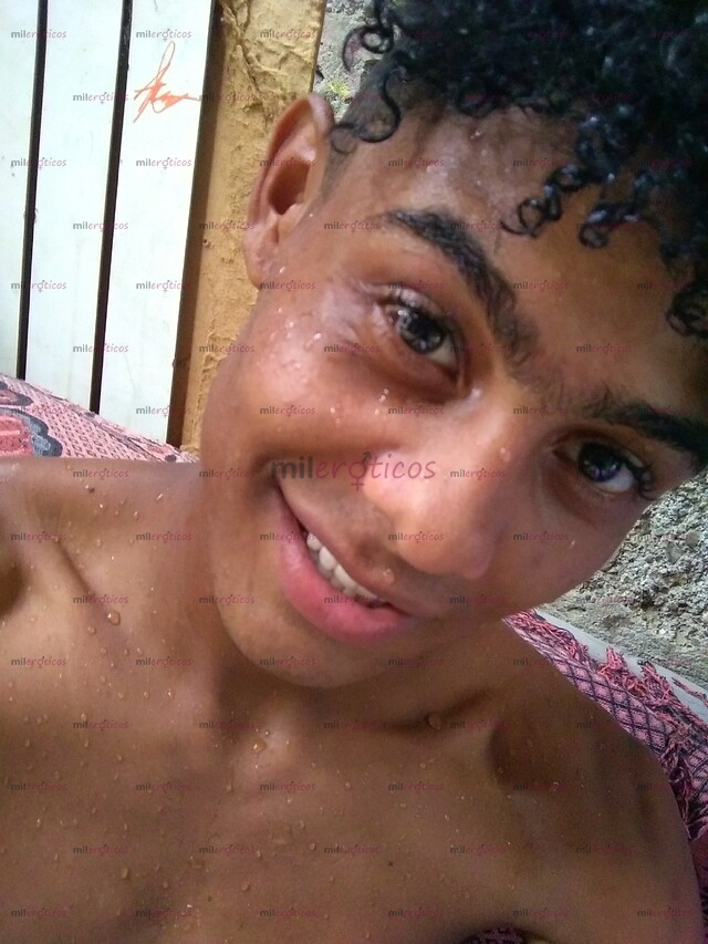 FOTOS DE CHICO VERSÁTIL DISPUESTO A COMPLACER TUS DESEOS