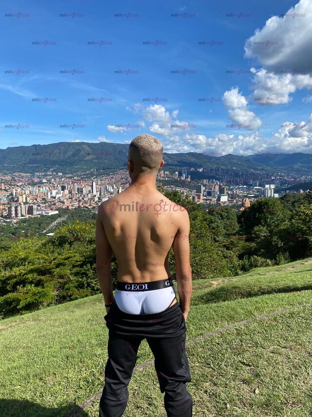 FOTOS DE JACOBO. JOVEN, CALIENTE Y DISPUESTO A COMPLACERTE, CUERPO DELGADO DEFINIDO 21 CM