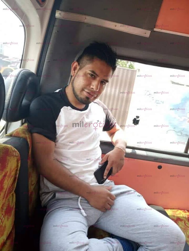 FOTOS DE HOMBRE ENTERO PREÑANDO CULITOS DESCIOSOS DE PITO NEGRO Y PELUDO