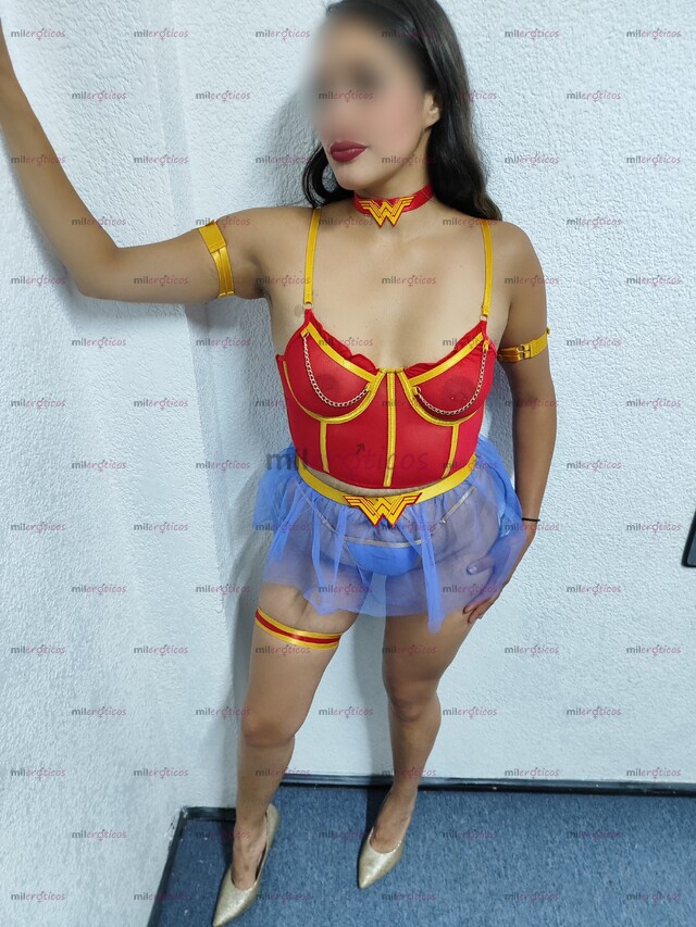 FOTOS DE SOY VIOLETA UNA VEINTEAÑERA TRAVIESA NALGONA Y FOGOSA