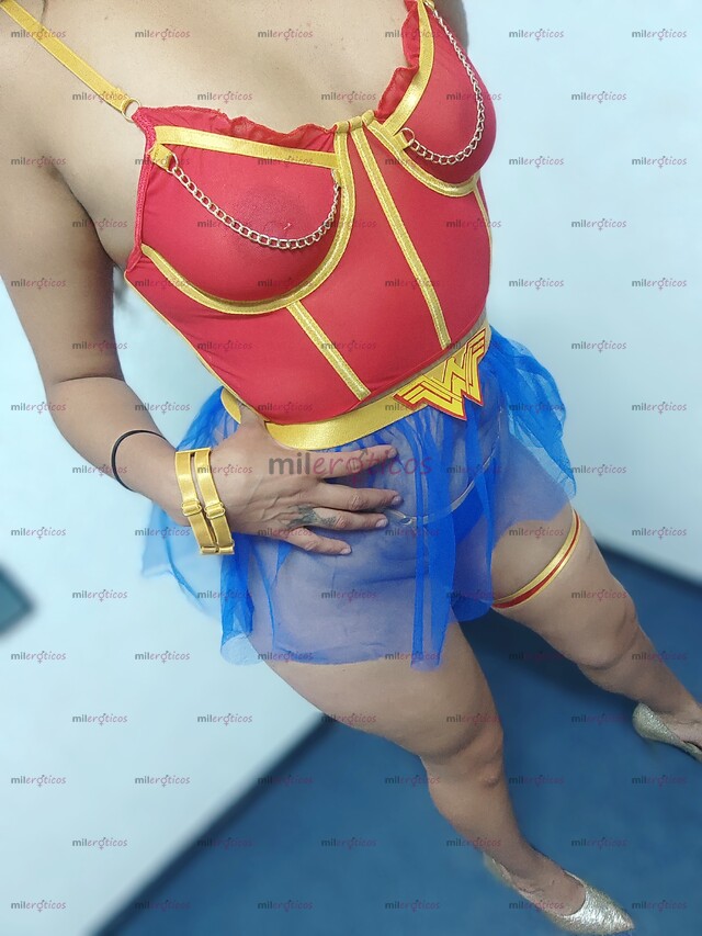 FOTOS DE SOY VIOLETA UNA VEINTEAÑERA TRAVIESA NALGONA Y FOGOSA