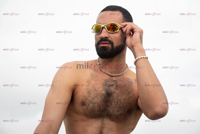 FOTOS DE KORY MACHO PELUDO Y BARBUDO EDUCADO PERO CALIENTE