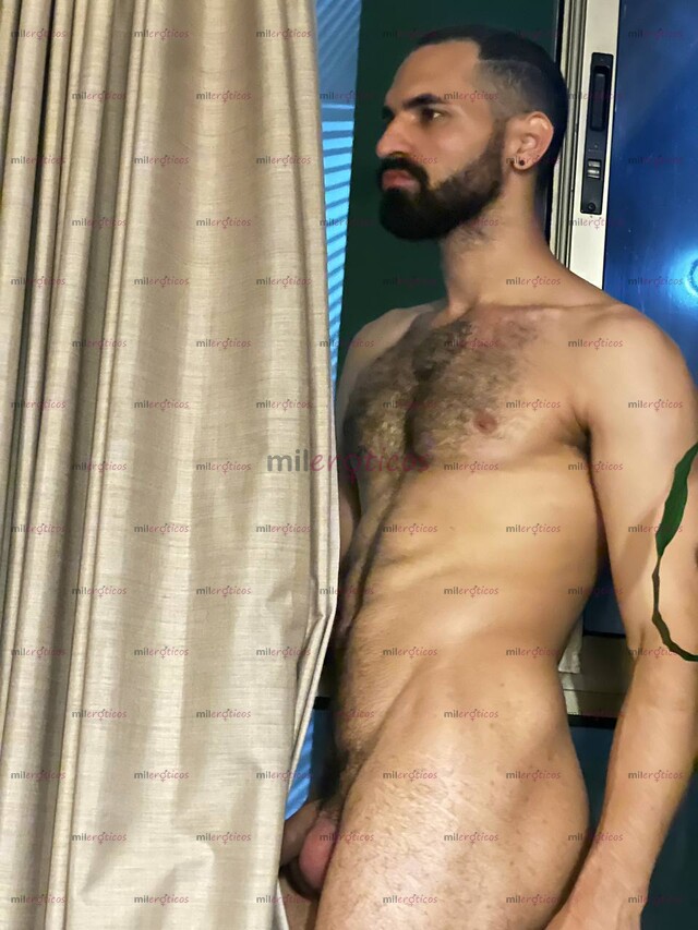 FOTOS DE KORY MACHO PELUDO Y BARBUDO EDUCADO PERO CALIENTE