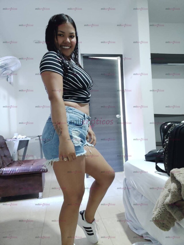 FOTOS DE VANESSA JOVEN COMPLACIENTE Y JUGUETONA .