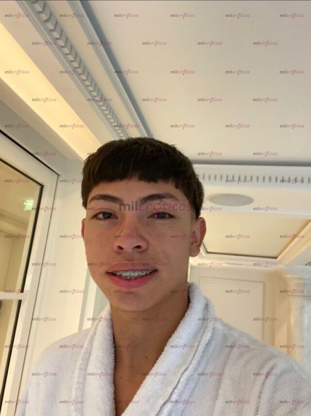 FOTOS DE FLACO JOVEN GUAPO VERGÓN AMABLE ESPERANDO TU MENSAJE