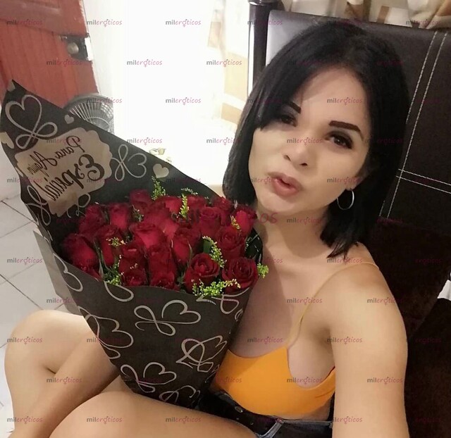 FOTOS DE TOTALMENTE NUEVA HERMOSA TRANS GUAPA BLANCA DE OJOS DE COLOR