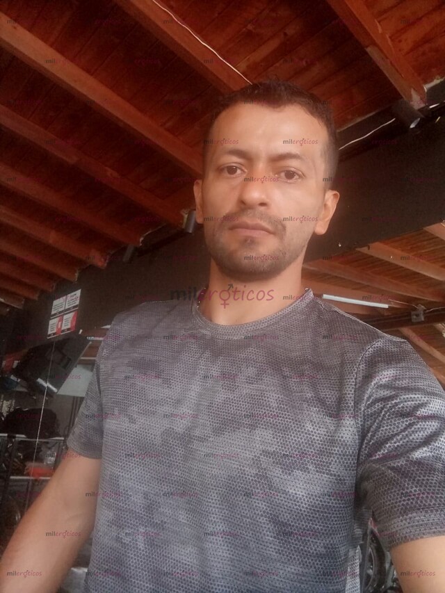 FOTOS DE CASADO Y ARRECHO BUSCANDO UN AGUJERO PARA PASAR UN BUEN RATO.