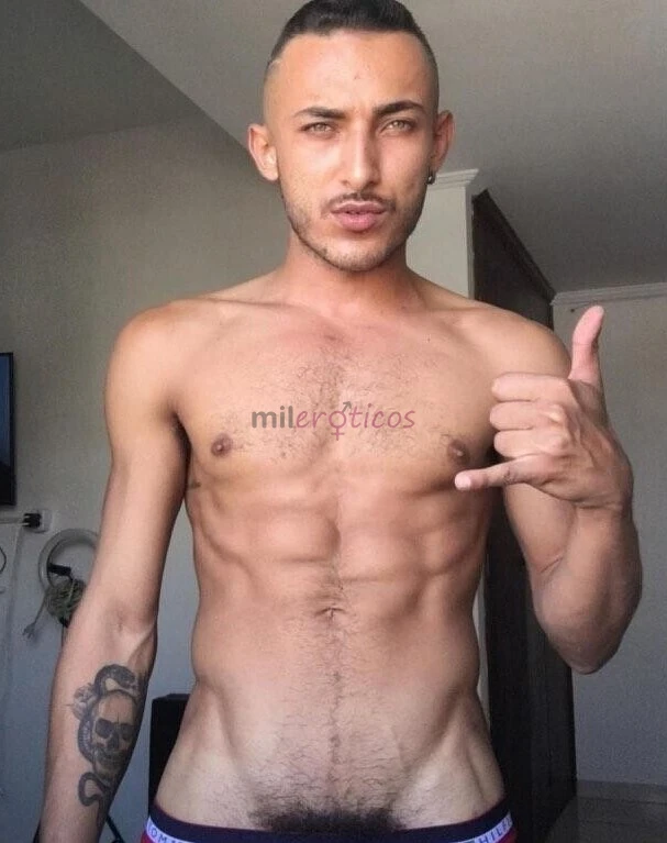 Seja bem vindo a ao meu perfil para quem procura um atendimento de qualidade e excelencia parabens voce encontrou meu nome e vinicius tenho 24 anos te...