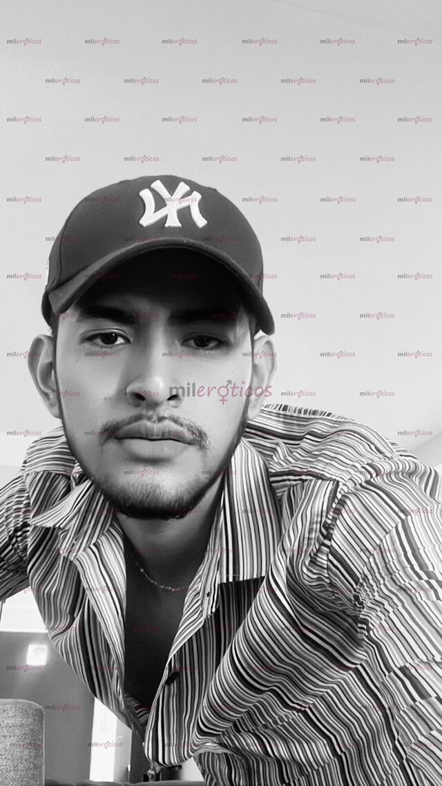 FOTOS DE UNIVERSITARIO ARDIENTE Y COMPLACIENTE 24 7