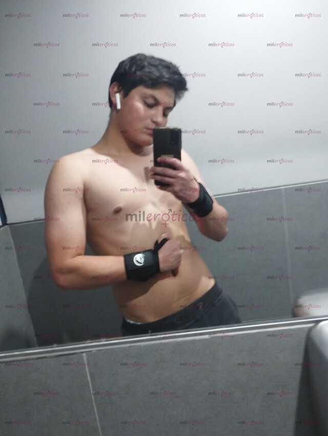 FOTOS DE JOVEN DISPONIBLE PARA SATISFACERTE Y COMPLACERTE COMO QUIERAS